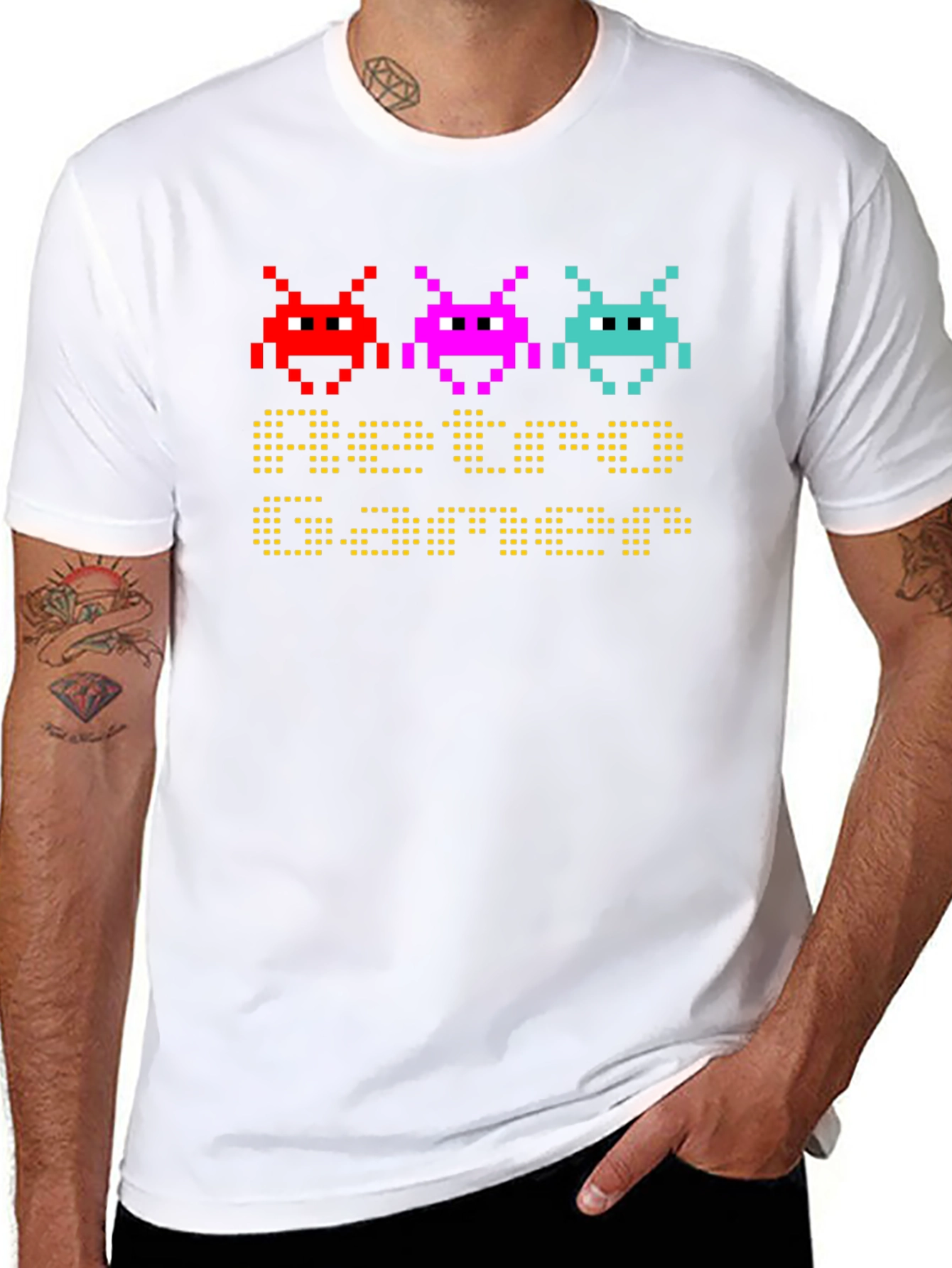 Retro Gamer T-Shirt: Pixel Art Space Invaders Design