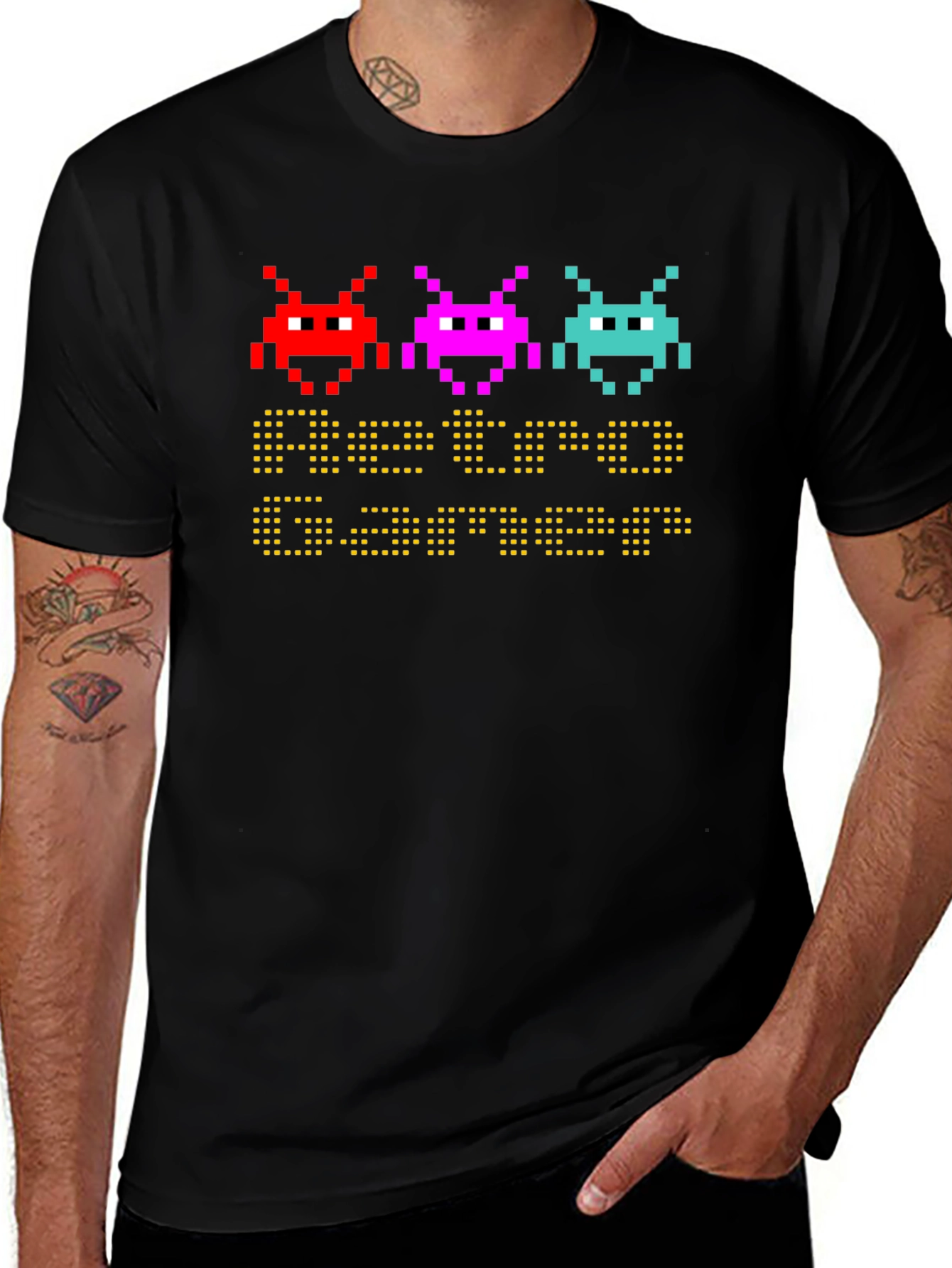 Retro Gamer T-Shirt: Pixel Art Space Invaders Design
