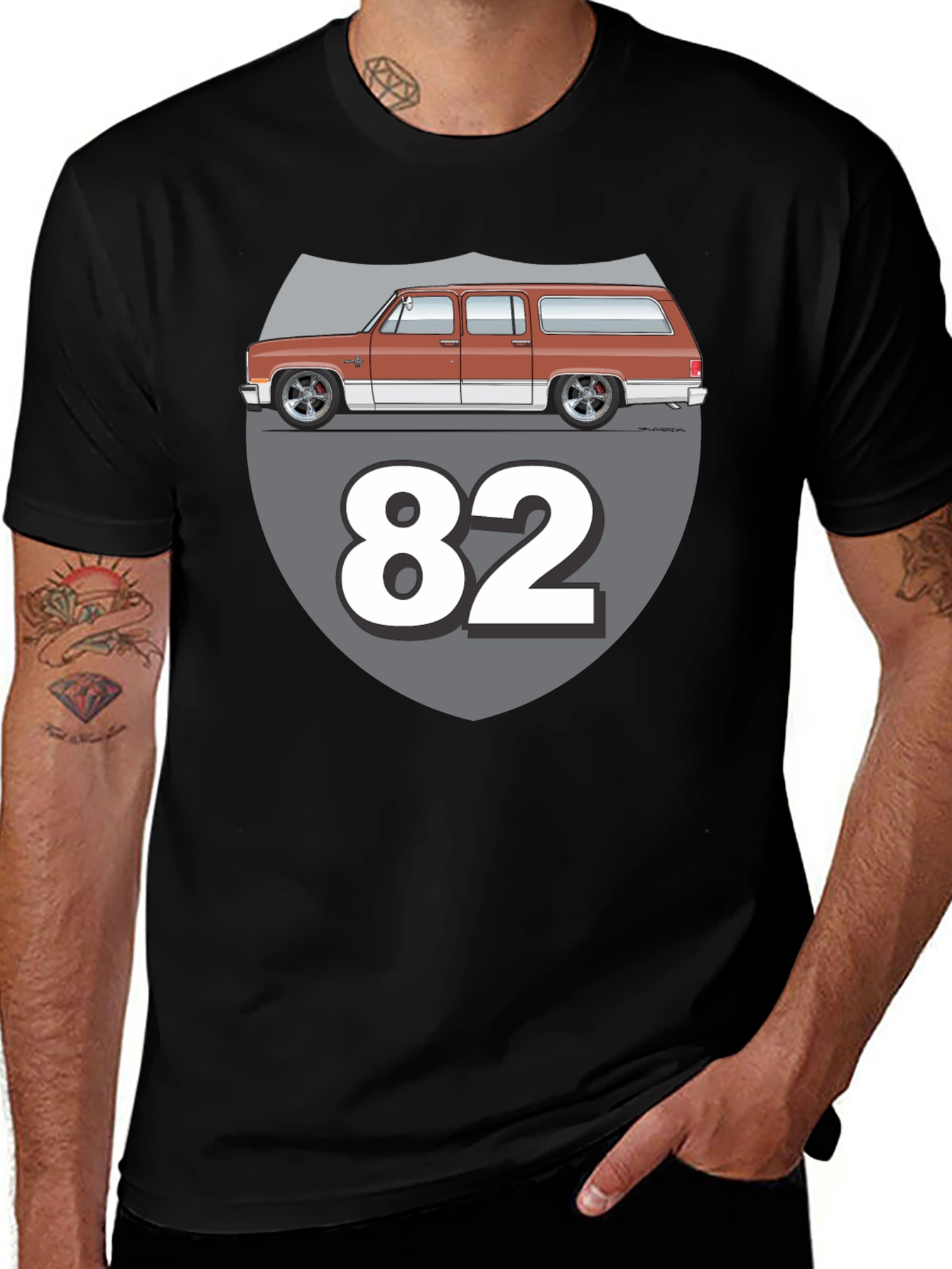 Retro 82 Car Graphic T-Shirt - Classic Design